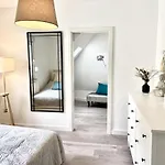 Chic & Cozy 2 Bedroom In Bielefeld, 64 M2 شقة