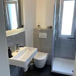 Chic & Cozy 2 Bedroom In Bielefeld, 64 M2 شقة بيليفيلد