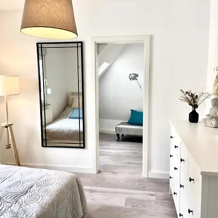 Chic & Cozy 2 Bedroom In Bielefeld, 64 M2 アパート
