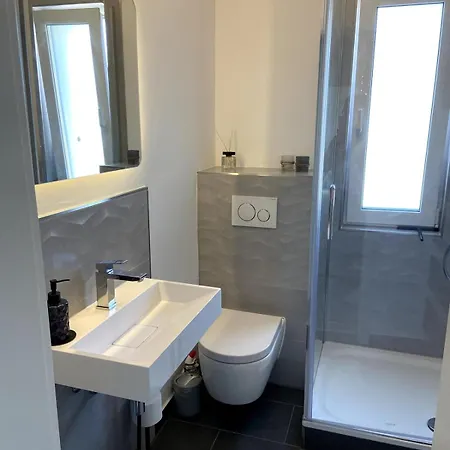 Chic & Cozy 2 Bedroom In Bielefeld, 64 M2 アパート ビーレフェルト